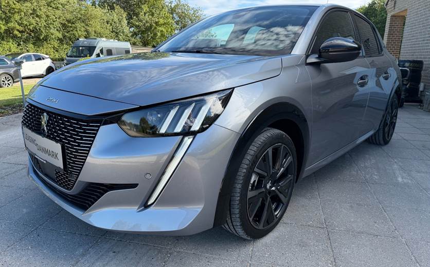 Peugeot e-208 50 GT