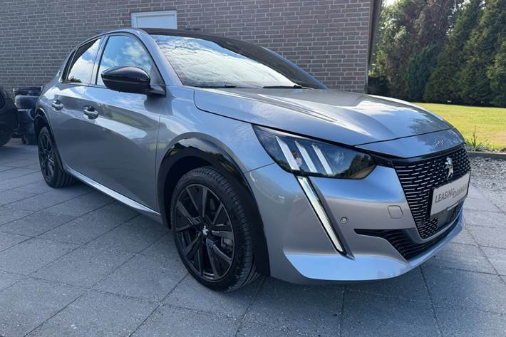 Grå Peugeot e-208 fra 2023