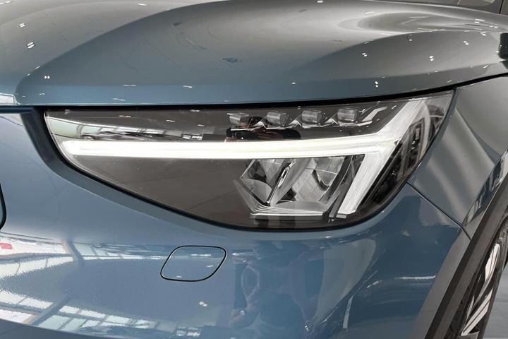 Blå Volvo XC40 fra 2023