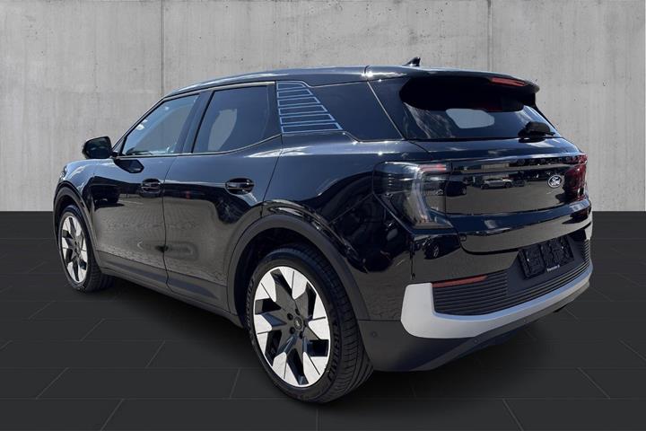 Sort Ford Explorer fra 2024