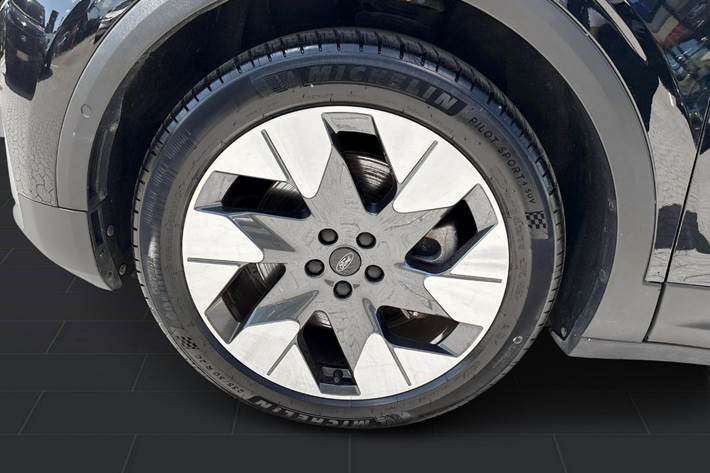 Sort Ford Explorer fra 2024
