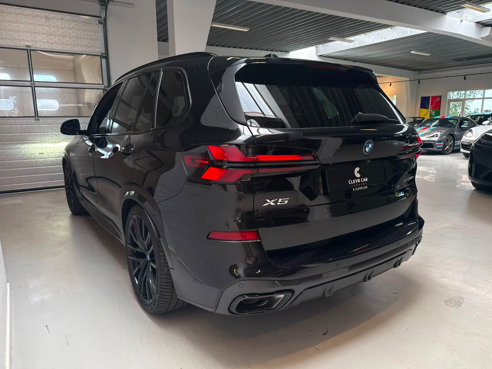 Sort BMW X5 fra 2024