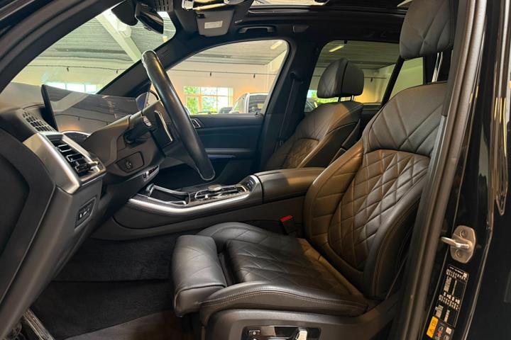 Sort BMW X5 fra 2024