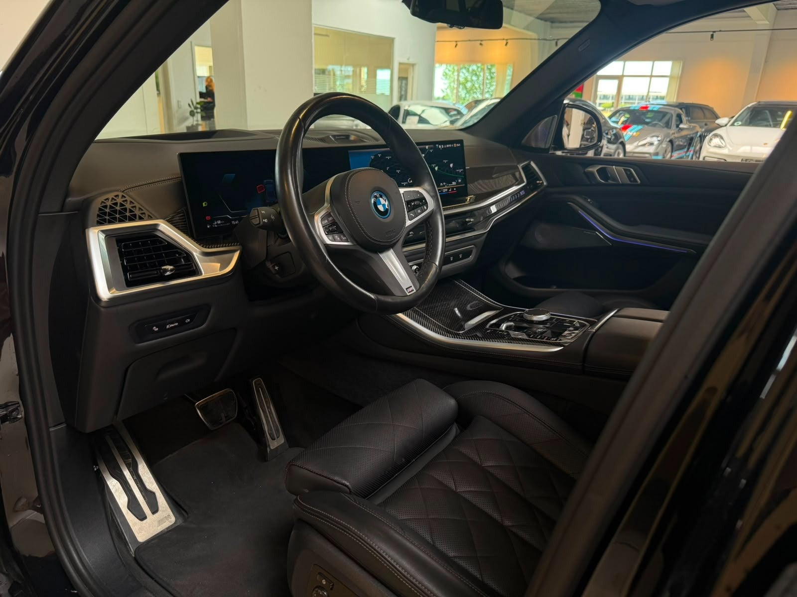 Sort BMW X5 fra 2024