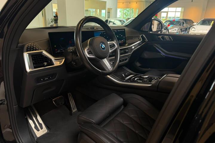 Sort BMW X5 fra 2024