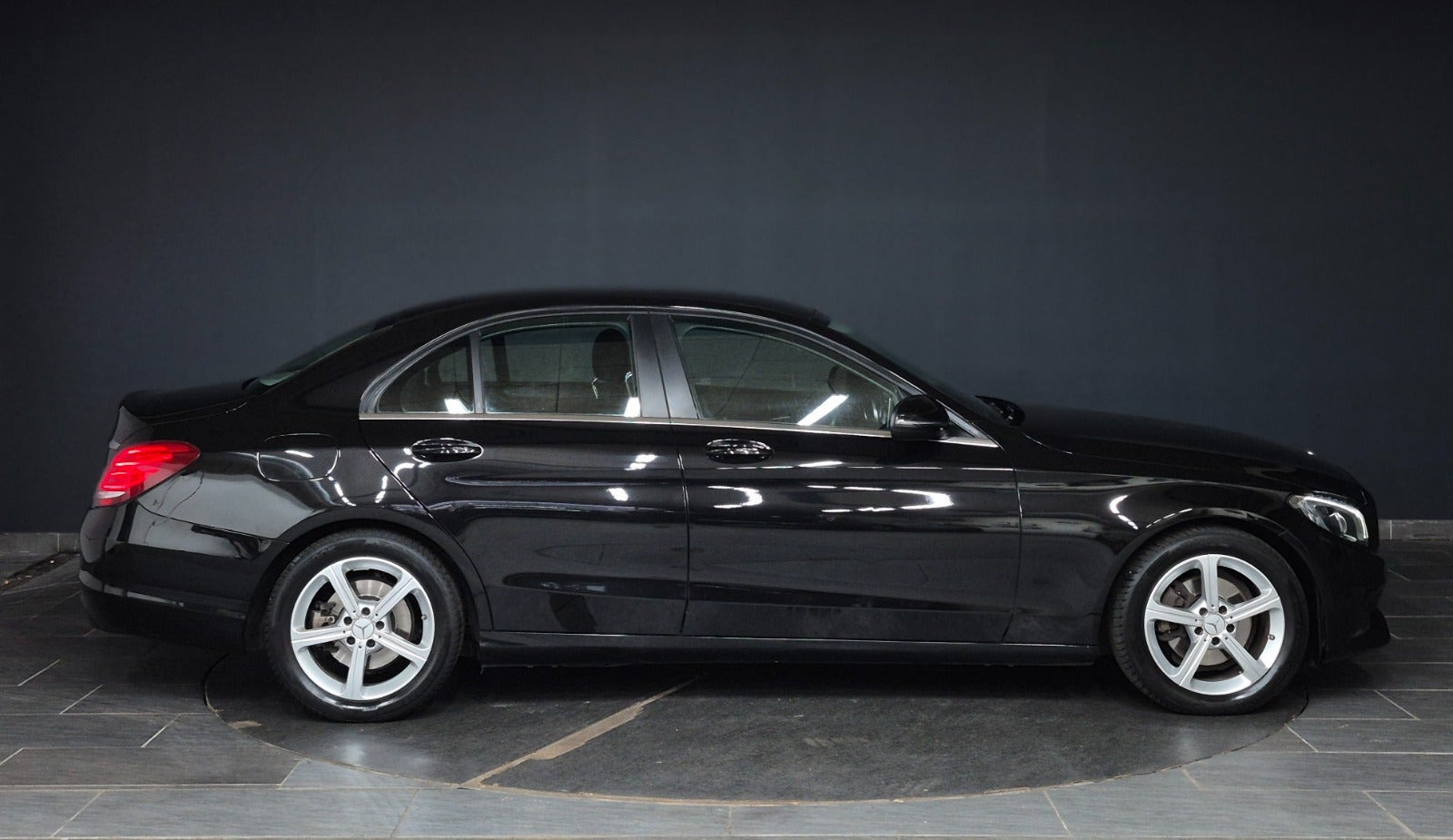Sort Mercedes C220 d fra 2017