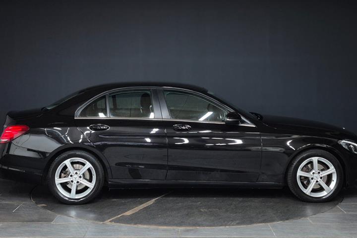 Sort Mercedes C220 d fra 2017