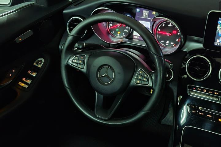Sort Mercedes C220 d fra 2017