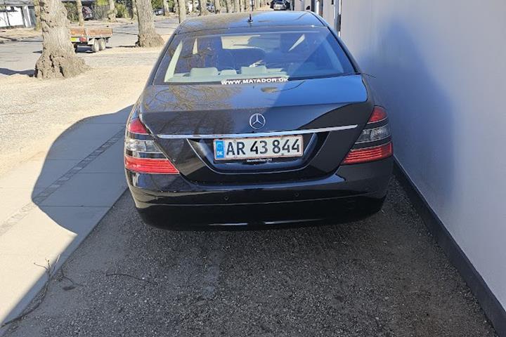 Sort Mercedes S350 fra 2007