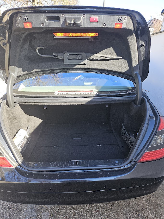 Sort Mercedes S350 fra 2007