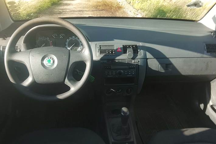 Blå Skoda Fabia fra 2006