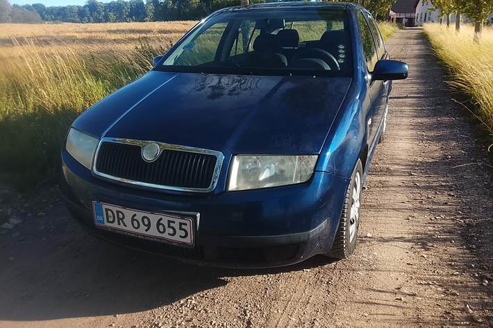 Blå Skoda Fabia fra 2006