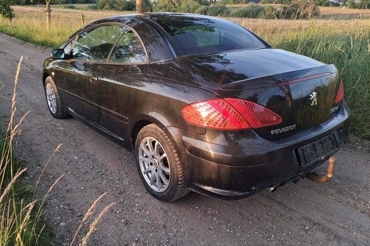 Sort Peugeot 307 fra 2004