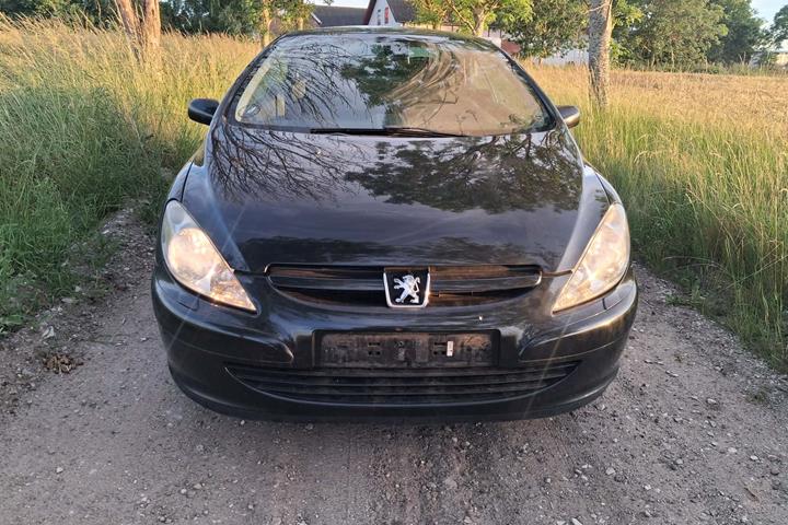 Sort Peugeot 307 fra 2004
