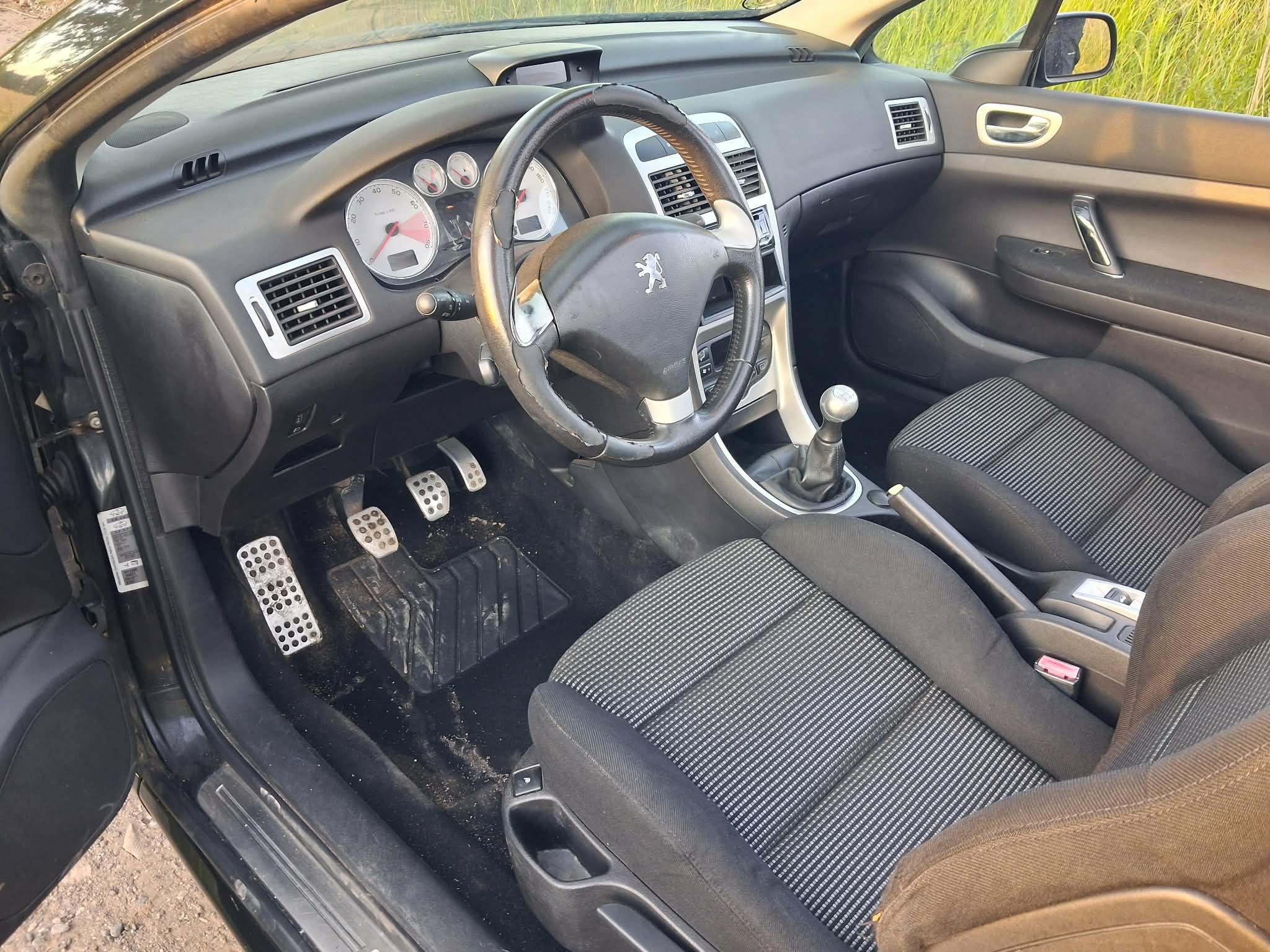 Sort Peugeot 307 fra 2004