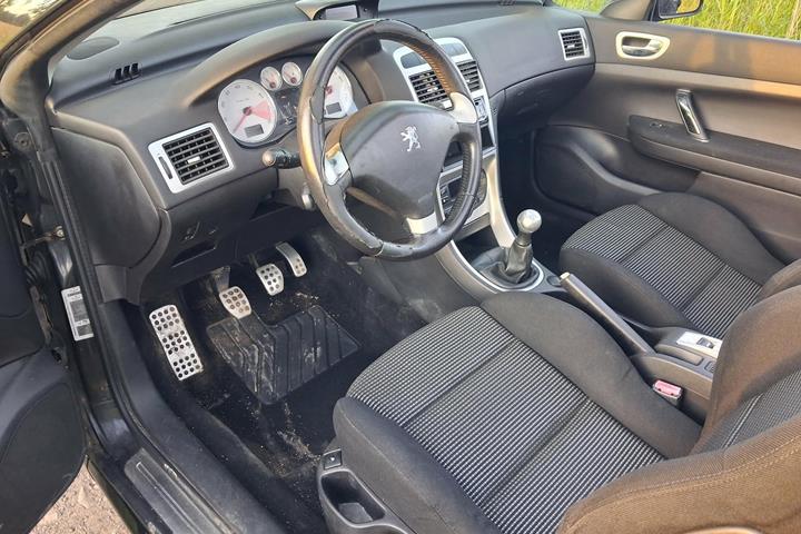 Sort Peugeot 307 fra 2004