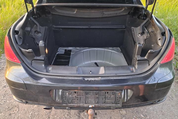 Sort Peugeot 307 fra 2004
