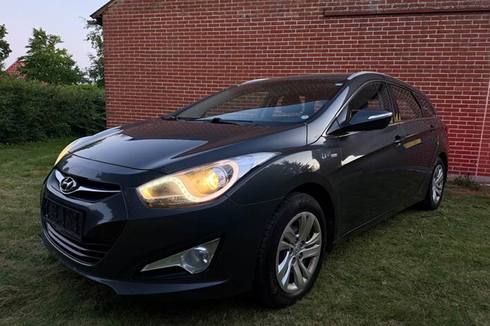 Grå Hyundai i40 fra 2015