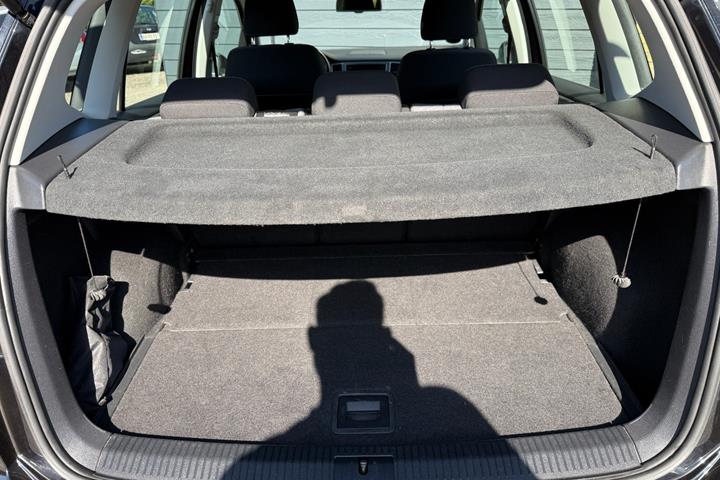 Sort VW Golf Sportsvan fra 2016