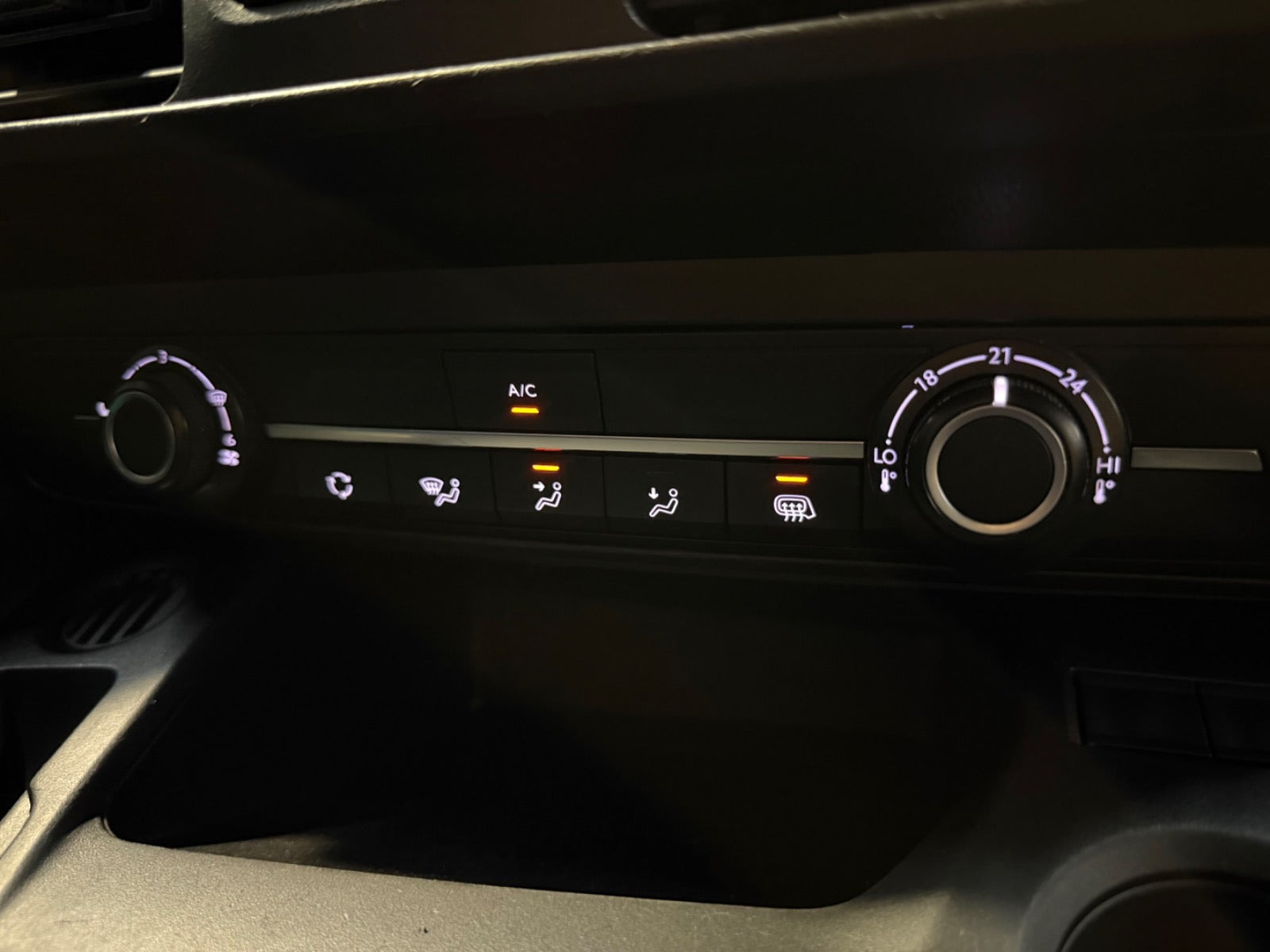 undefined Peugeot Partner fra 2021