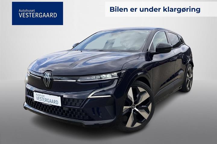 Blå Renault Megane E-Tech fra 2022 set udefra