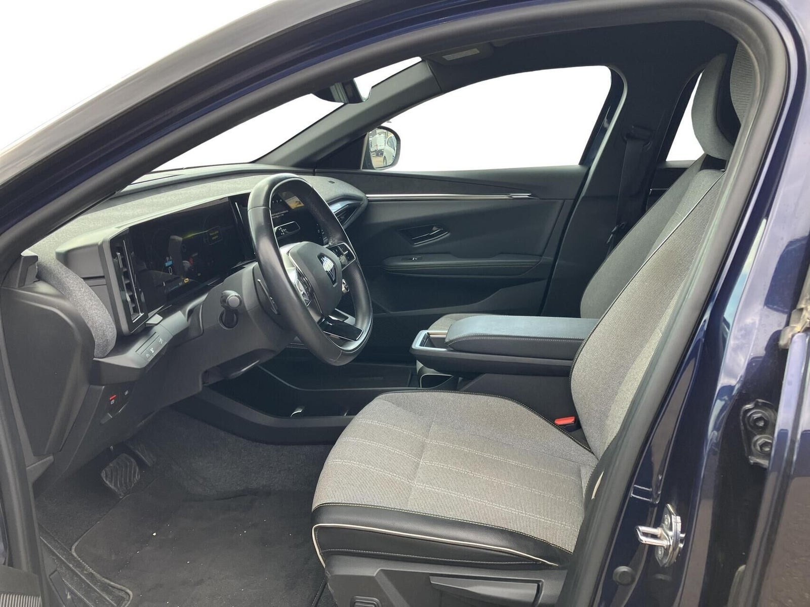 Blå Renault Megane E-Tech fra 2022