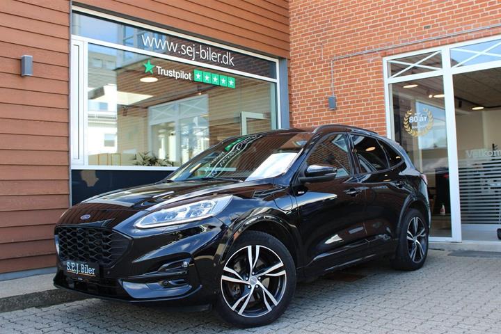 Sort Ford Kuga fra 2021
