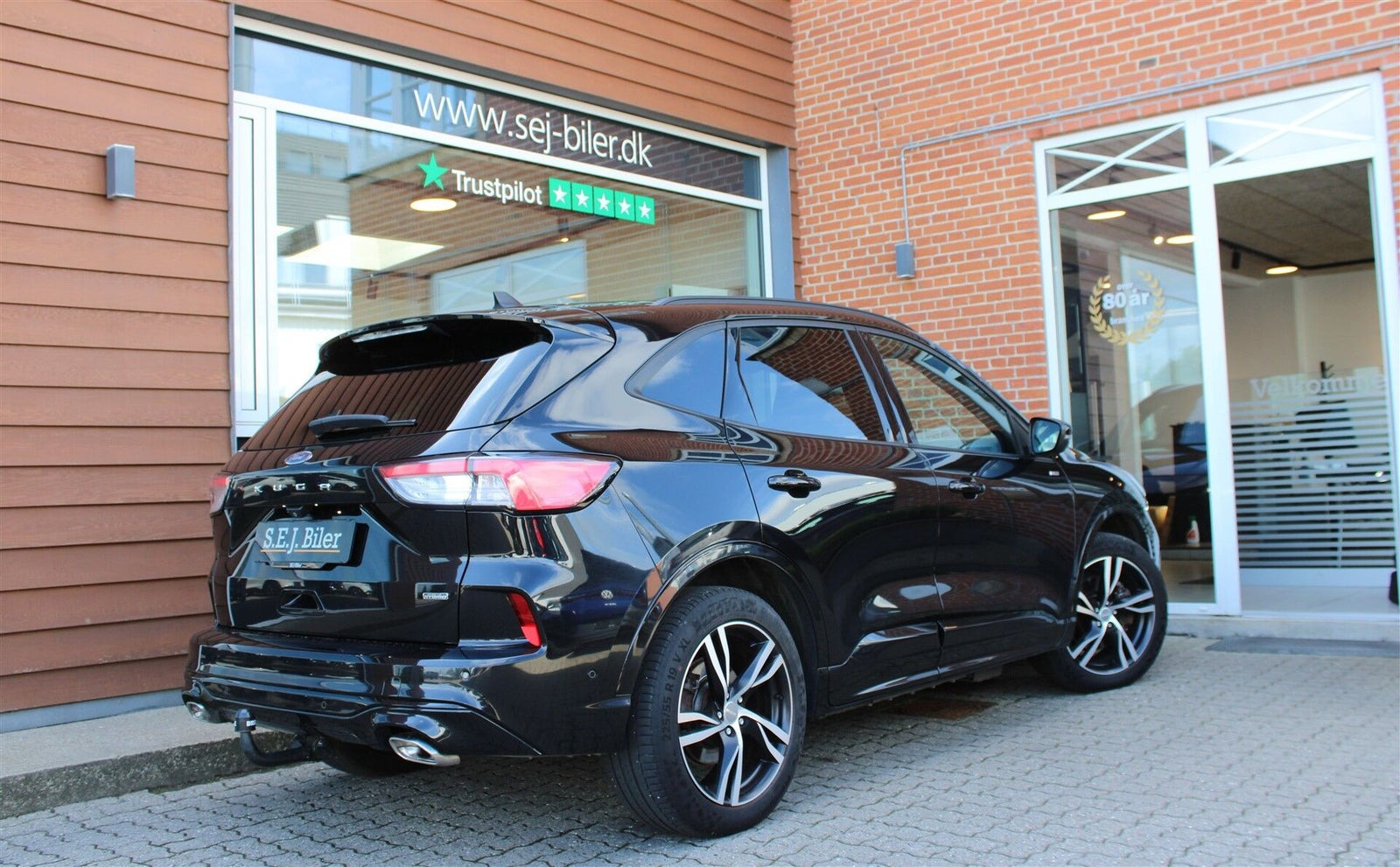 Sort Ford Kuga fra 2021