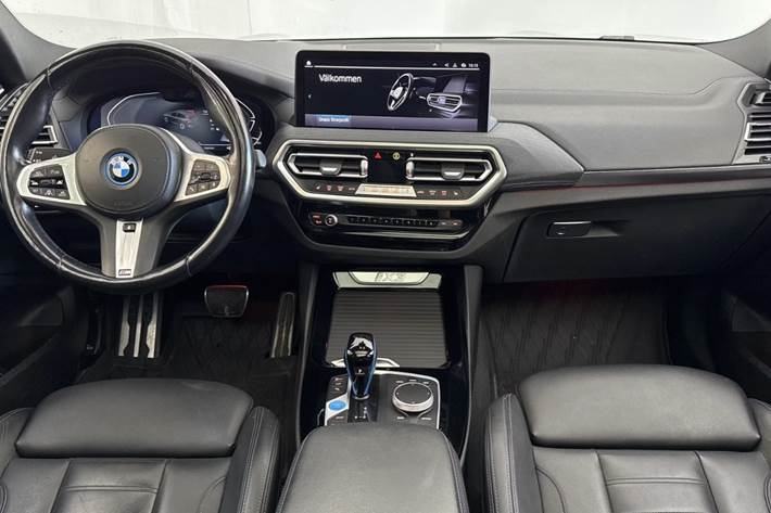 Orange BMW iX3 fra 2022