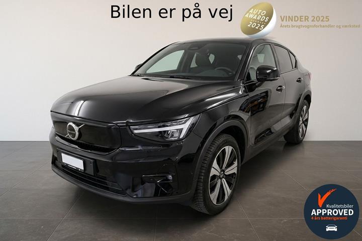 Sort Volvo C40 fra 2023 set udefra