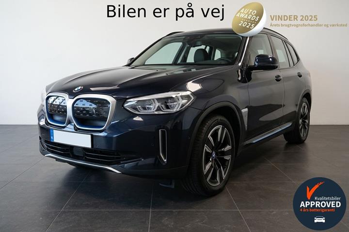Sort BMW iX3 fra 2021 set udefra