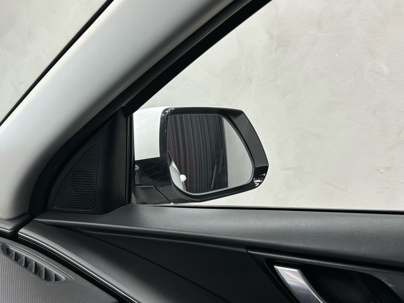 Hvid Kia Niro EV fra 2022