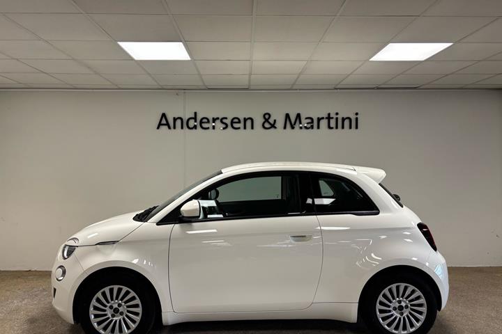 Hvid Fiat 500e fra 2023