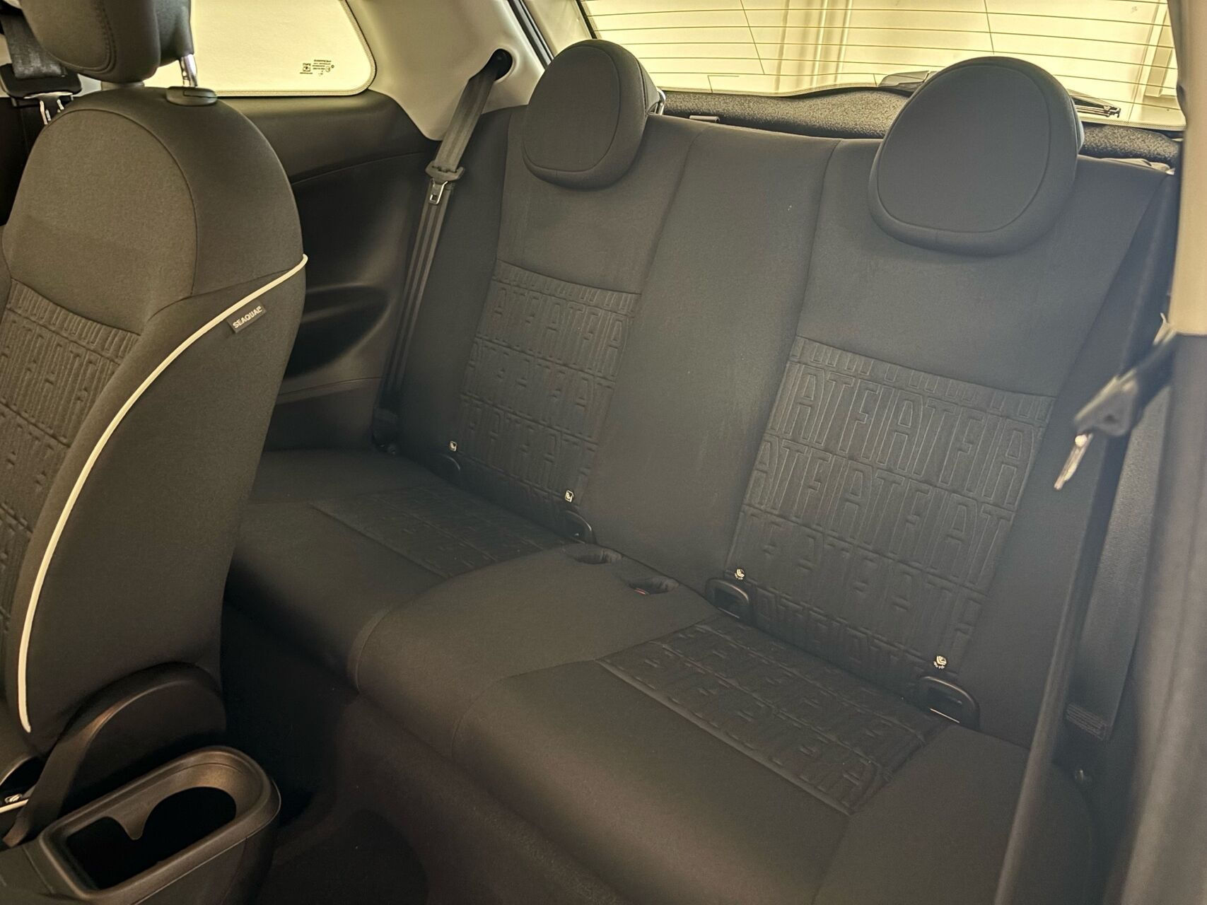Hvid Fiat 500e fra 2023