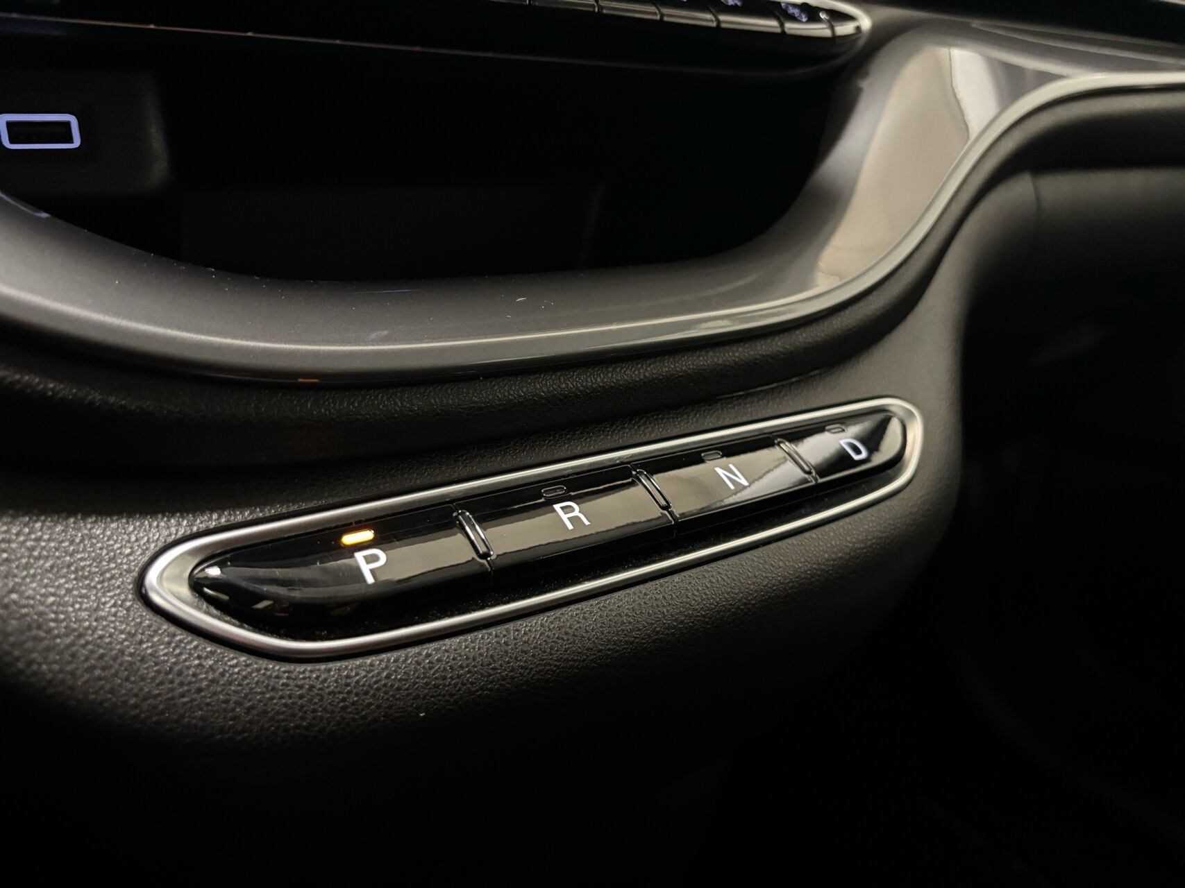 Hvid Fiat 500e fra 2023