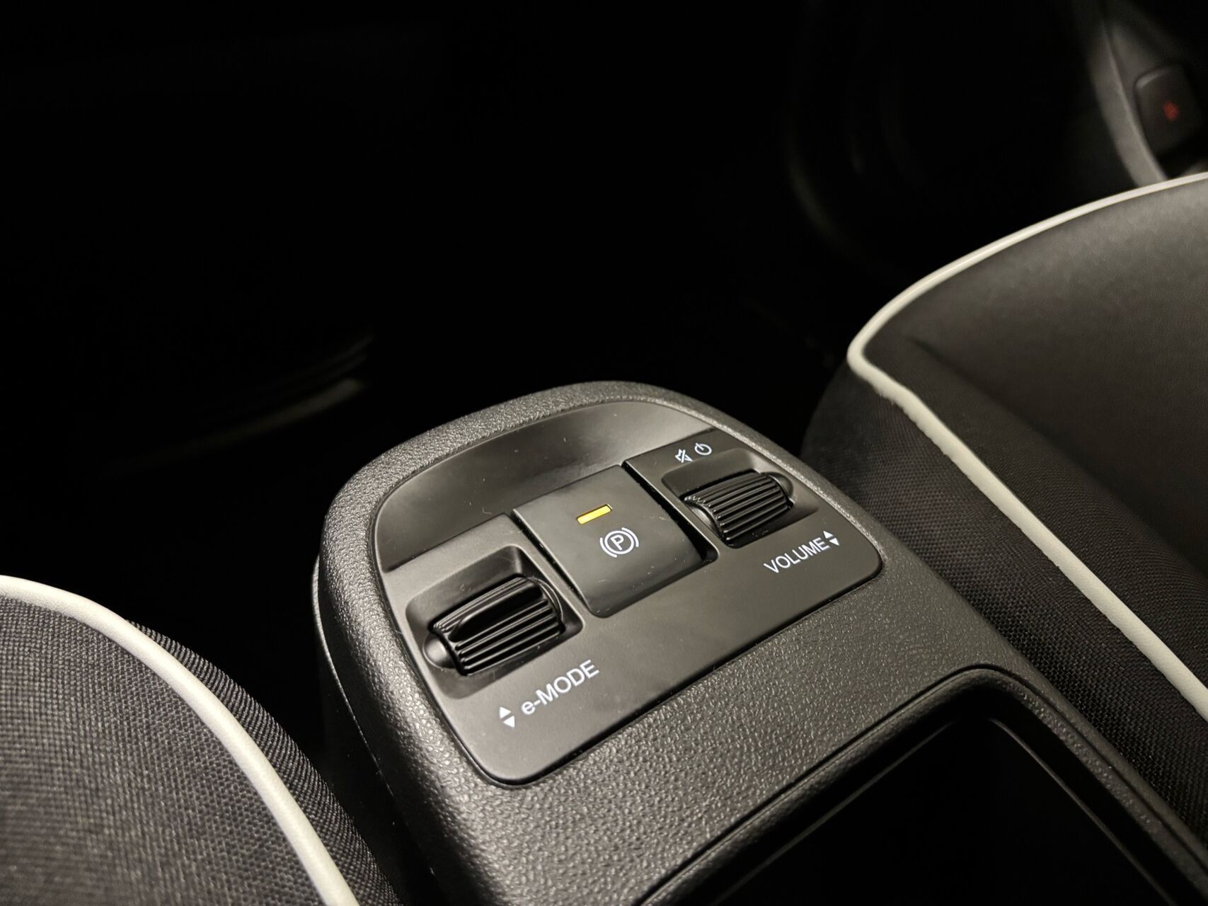 Hvid Fiat 500e fra 2023