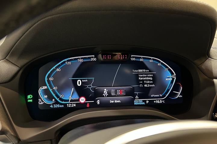 Grå BMW iX3 fra 2024