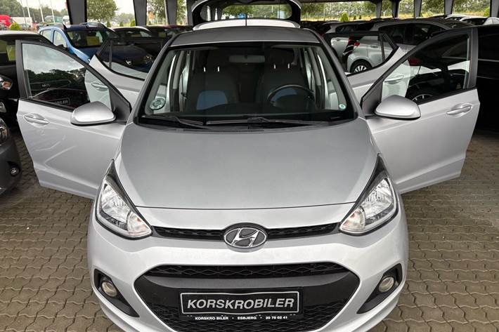 Sølv Hyundai i10 fra 2015