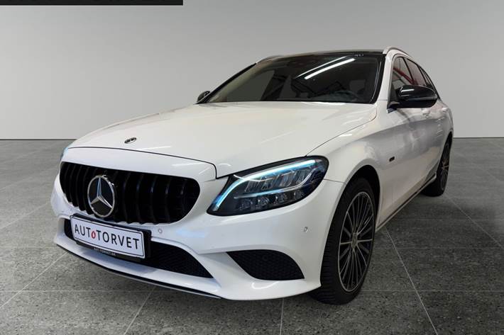 Hvid Mercedes C300 de fra 2020