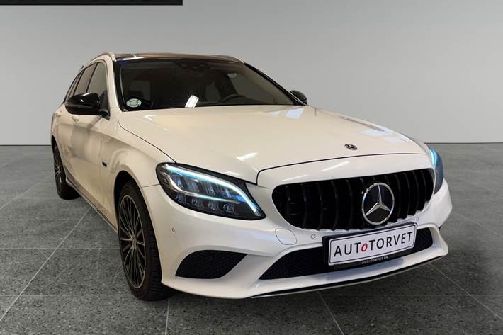 Hvid Mercedes C300 de fra 2020