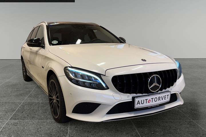 Hvid Mercedes C300 de fra 2020