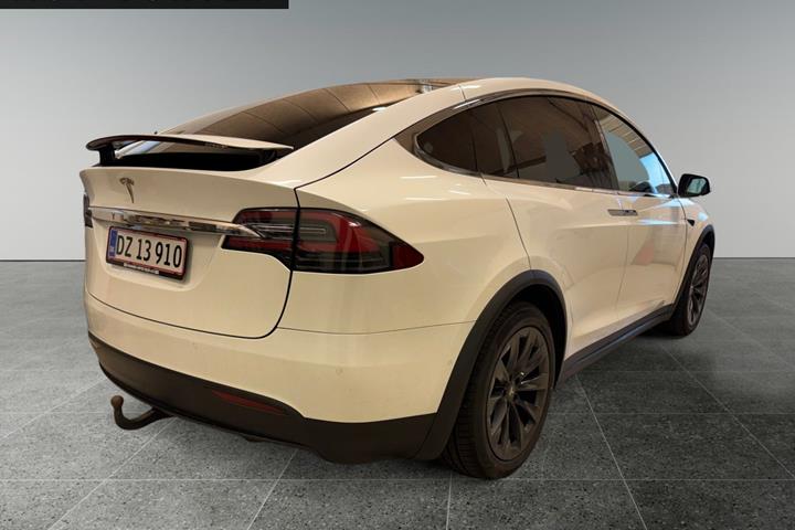 Hvid Tesla Model X fra 2019