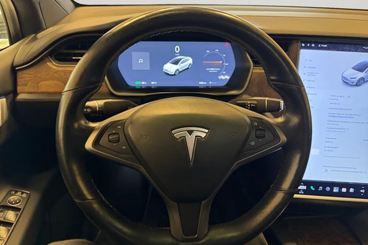 Hvid Tesla Model X fra 2019