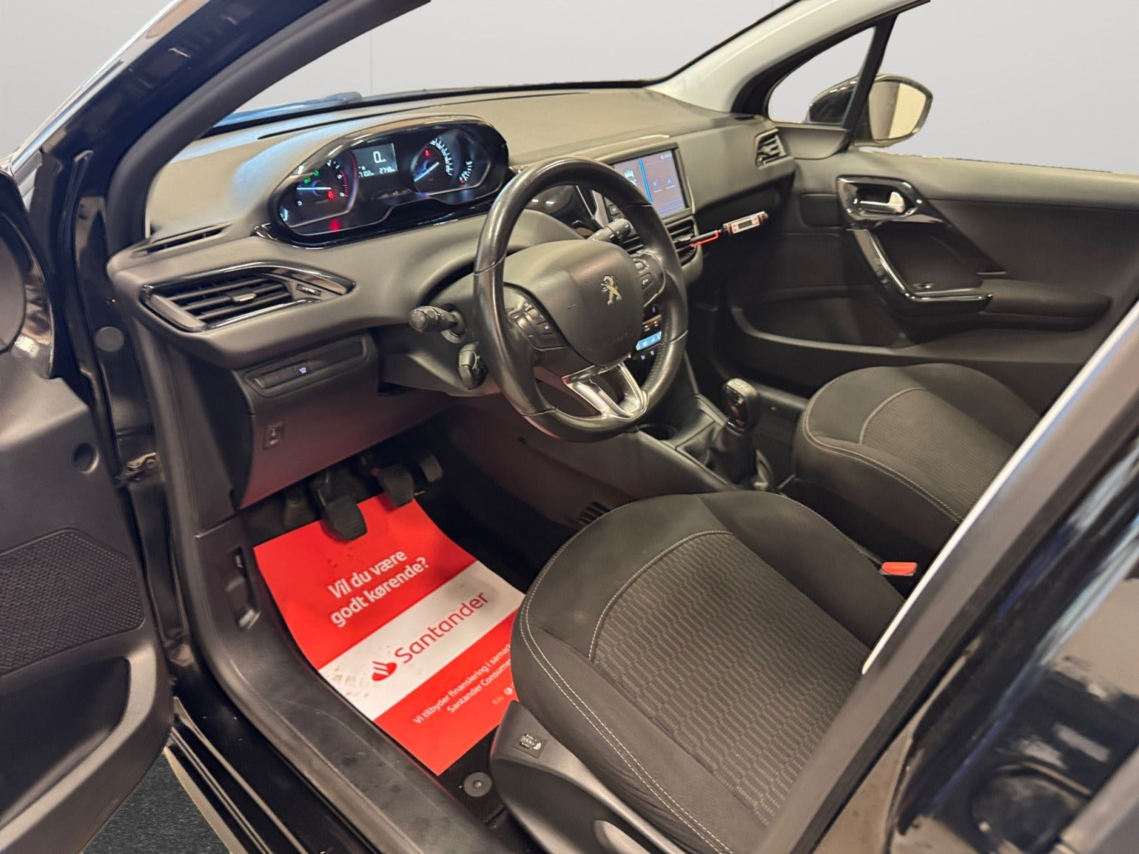Sort Peugeot 208 fra 2019