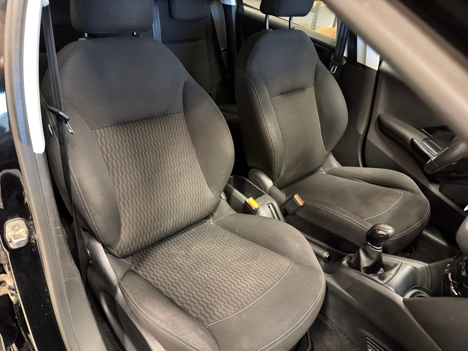 Sort Peugeot 208 fra 2019