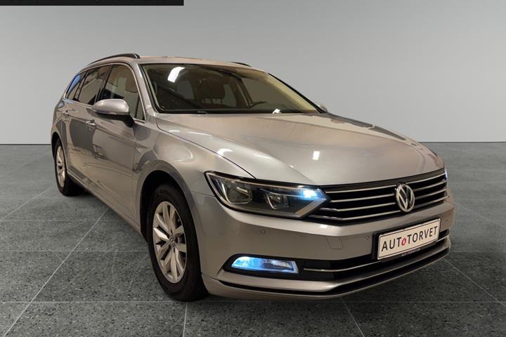 Sølv VW Passat fra 2018