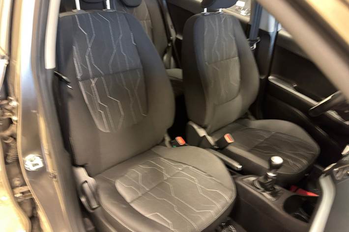 Orange Kia Picanto fra 2016