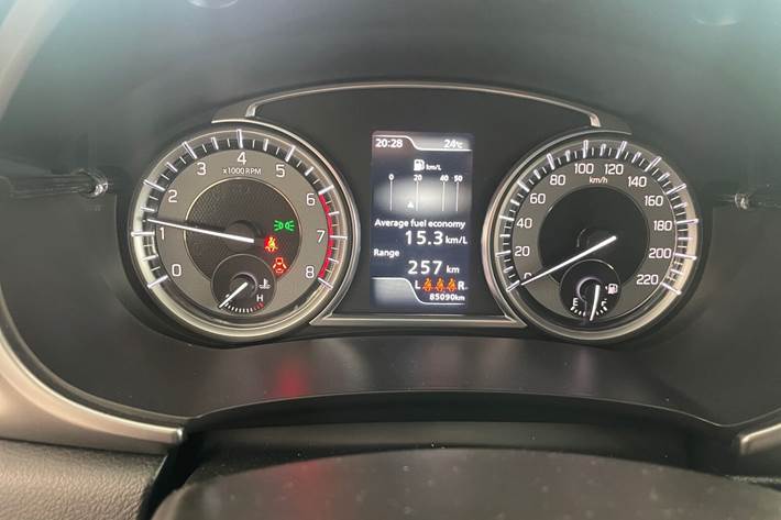 Grå Suzuki Vitara fra 2021