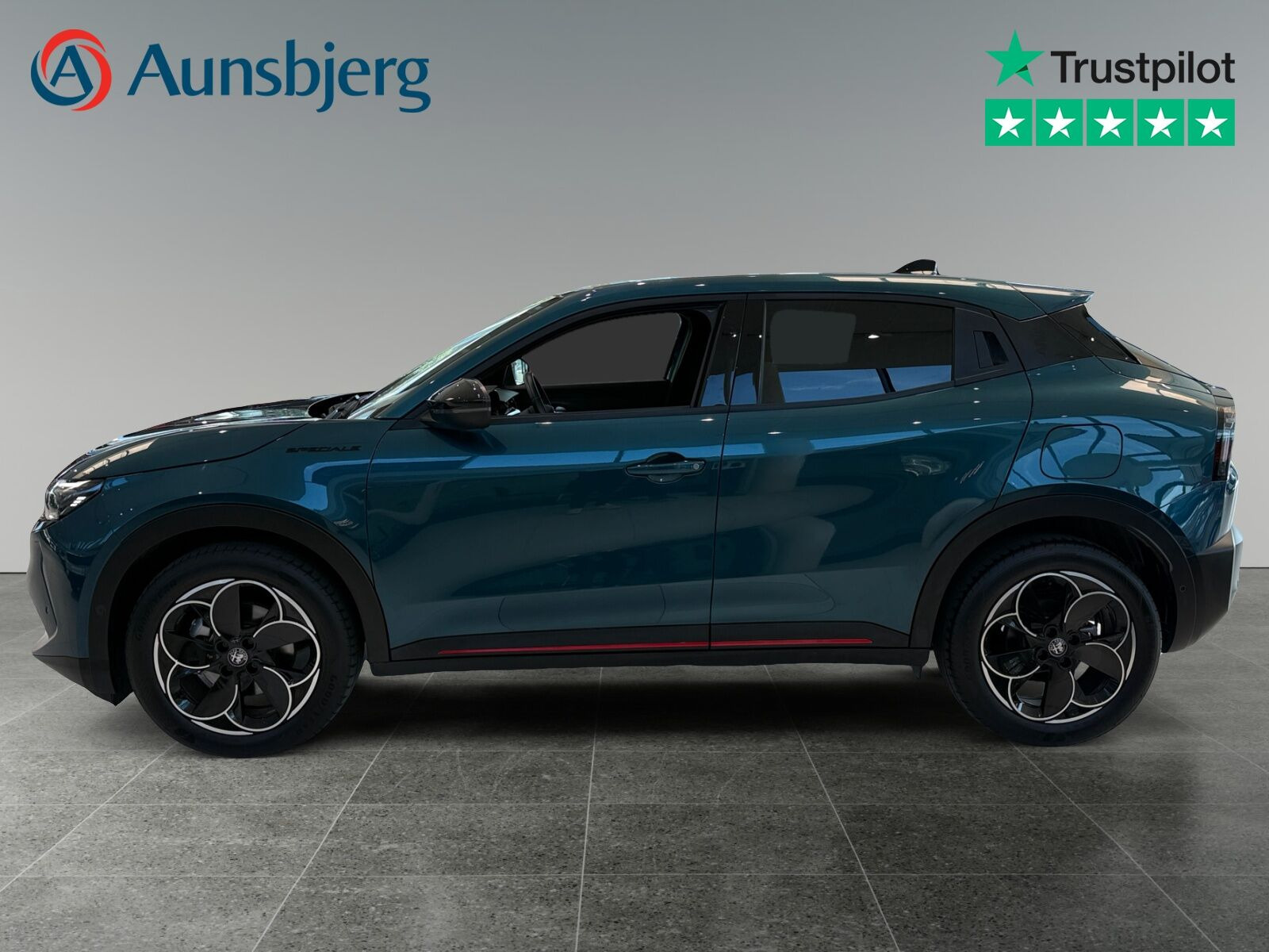 Grøn Alfa Romeo Junior fra 2024
