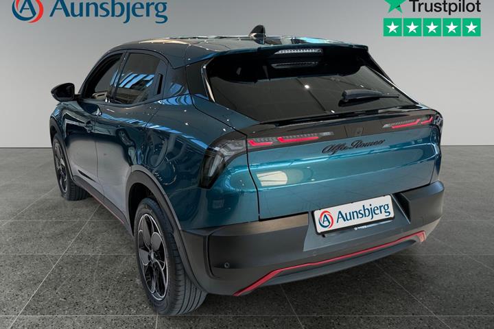 Grøn Alfa Romeo Junior fra 2024
